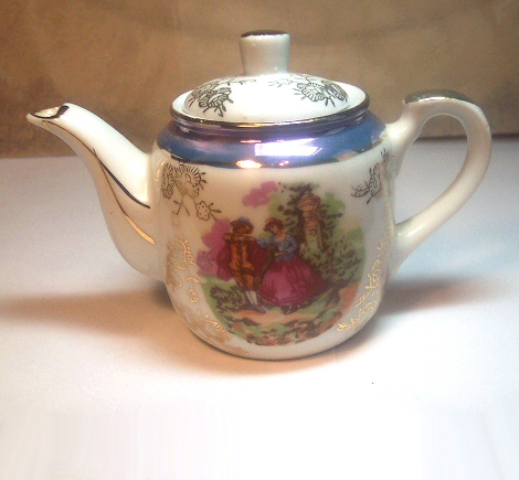 Royal Crown Japan Individual Teapot