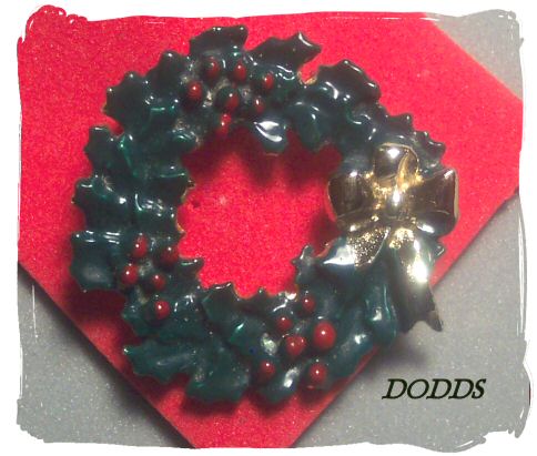 Dodds Wreath Christmas Pin