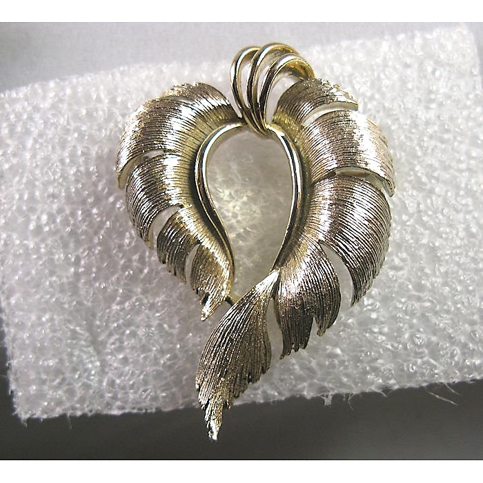 Lisner Florentine Goldtone Heart Brooch Vintage