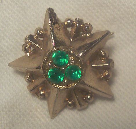 Small Star Pin w Green Cabs Real GOLD and Emeralds?