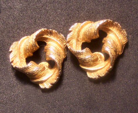 Swirled Circle Clip Earrings