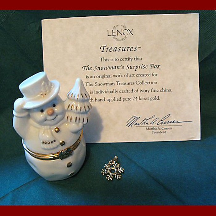 Lenox Treasures Snowmans Surprise Box w Charm Pendant