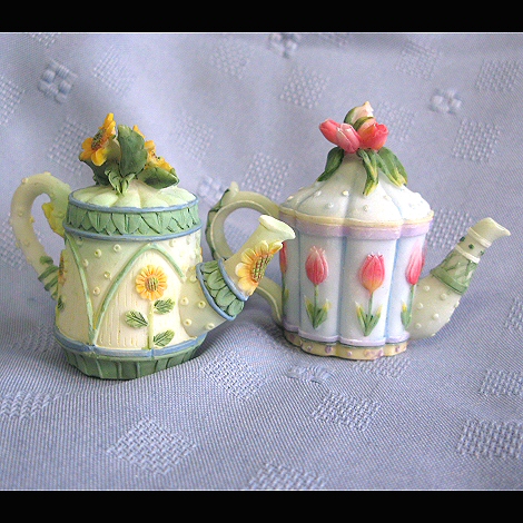 Resin Teapot Figurines