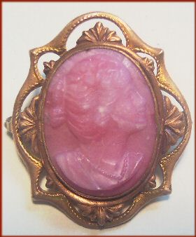 1940s Pink Glass Cameo in Goldwashed Frame